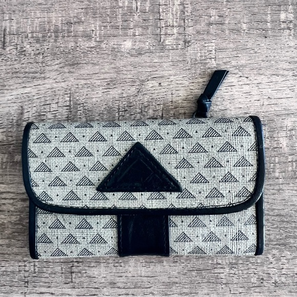 Vintage Liz Claiborne Wallet - Picture 1 of 3